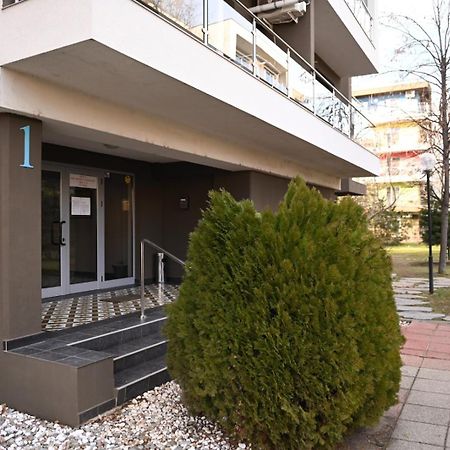 Welcome To Bucharest Airport Residences & Therme-Self Check-In Otopeni Bagian luar foto